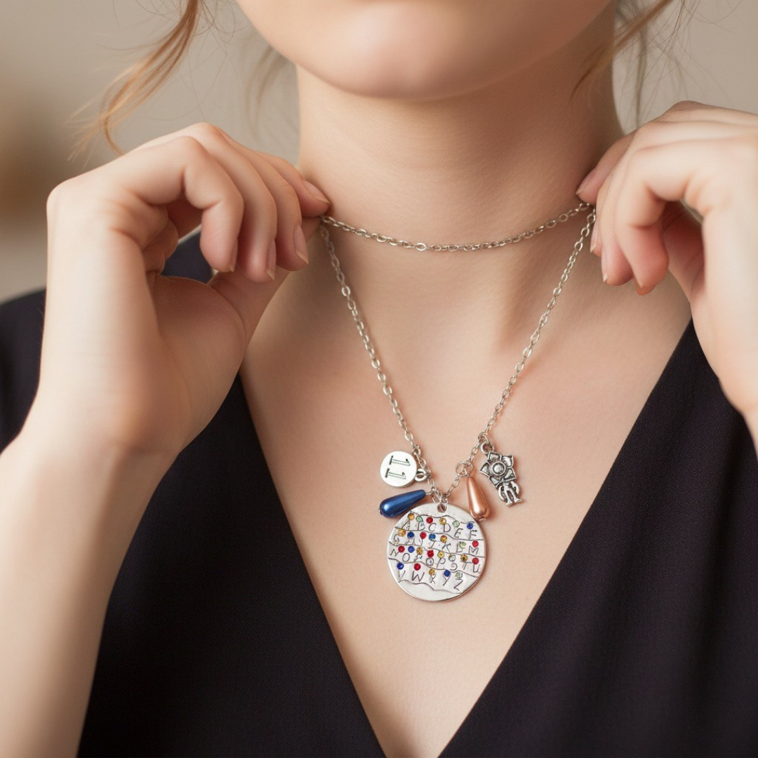 Collar Stranger Things