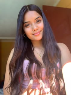 <em>Elena Gomez.</em>